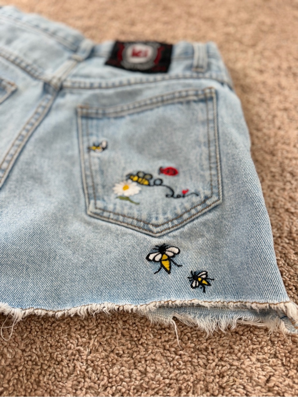 lei Light Blue Denim Shorts with Bee & Floral Embroidery - Picture 3 of 8